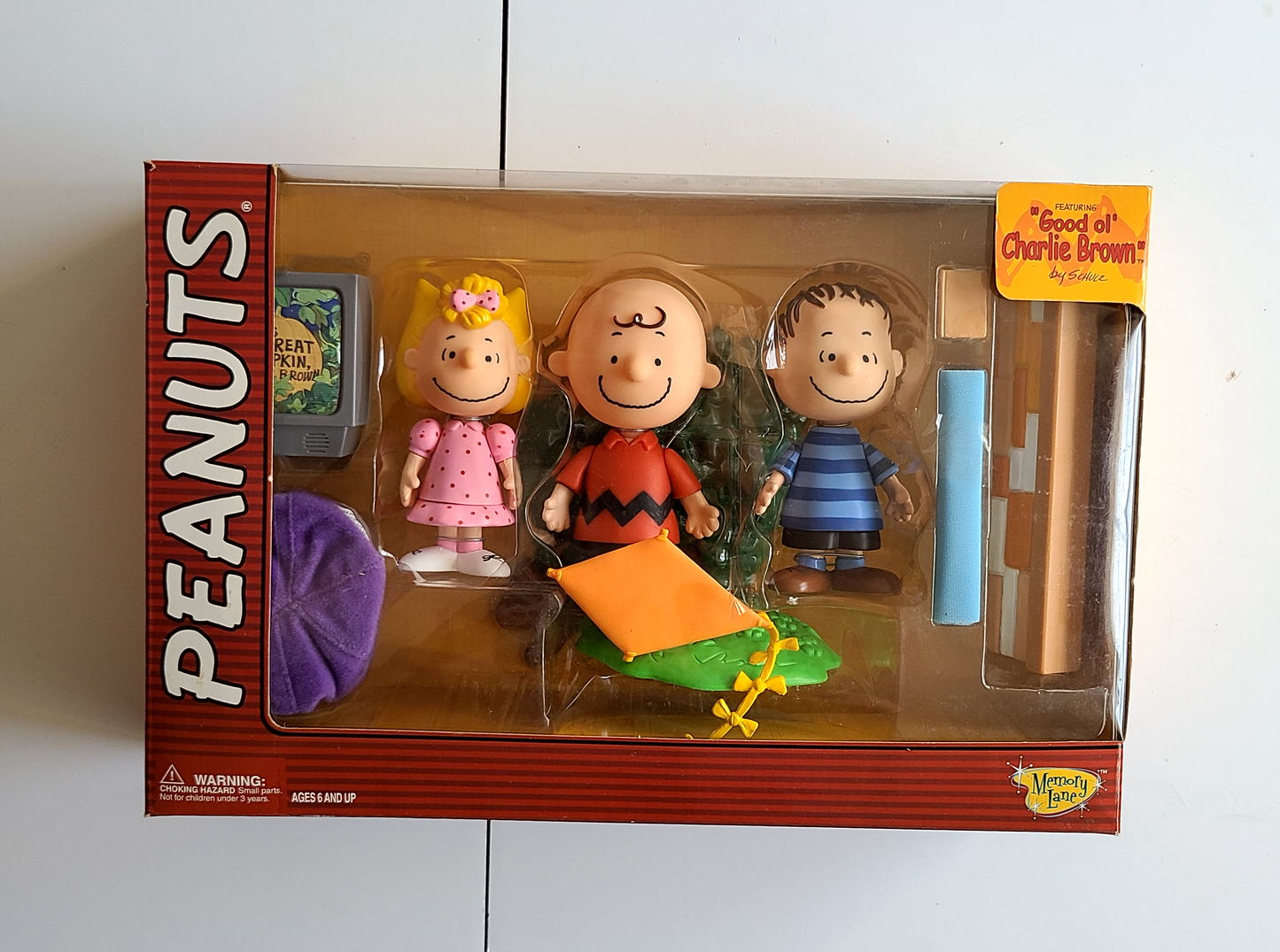 Peanuts - Memory Lane Good Ol Charlie Brown - Sally Charlie Linus (2004)